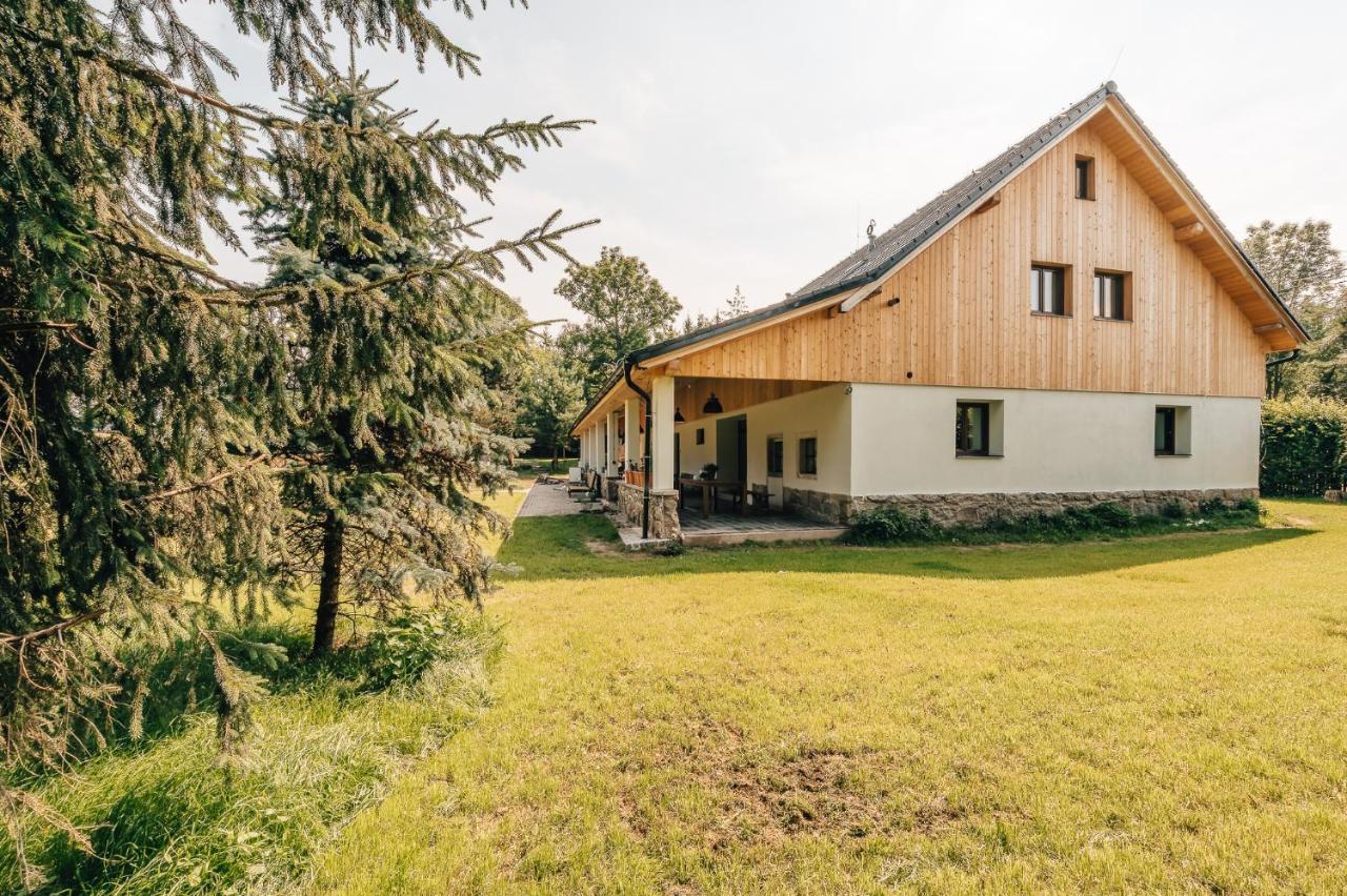 Appartement Farma Mracov à Kadov  Extérieur photo